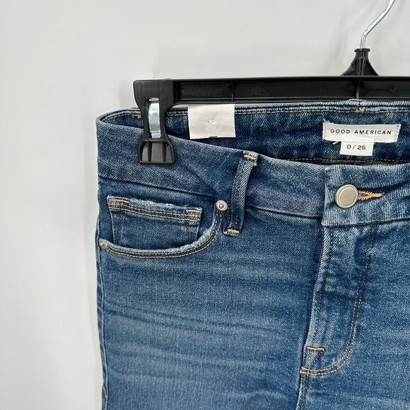 GOOD AMERICAN NWT Good Legs Chew Hem Ankle Cigarette Jeans in Blue842 // 0 (25) - Picture 8 of 13